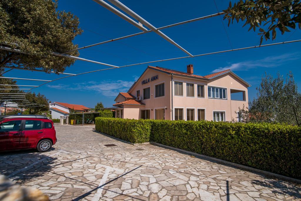 Apartments Villa Ana Krk Town Buitenkant foto