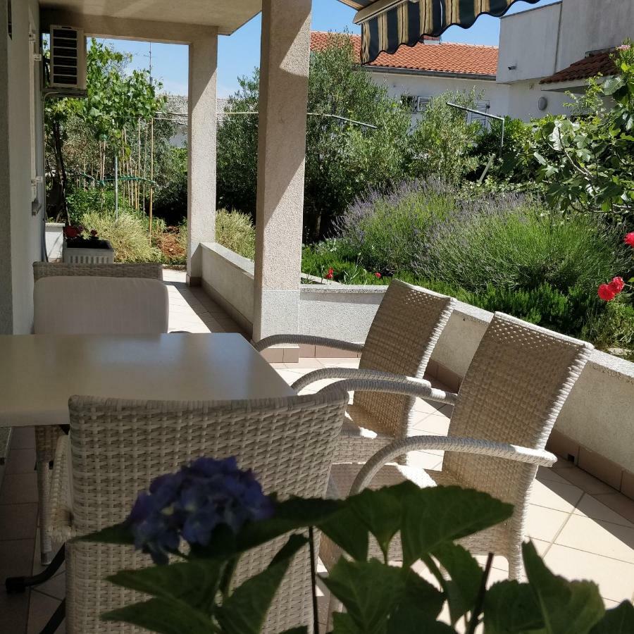 Apartments Villa Ana Krk Town Buitenkant foto